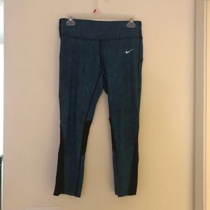 Nike Dri-Fit Cropped Legging